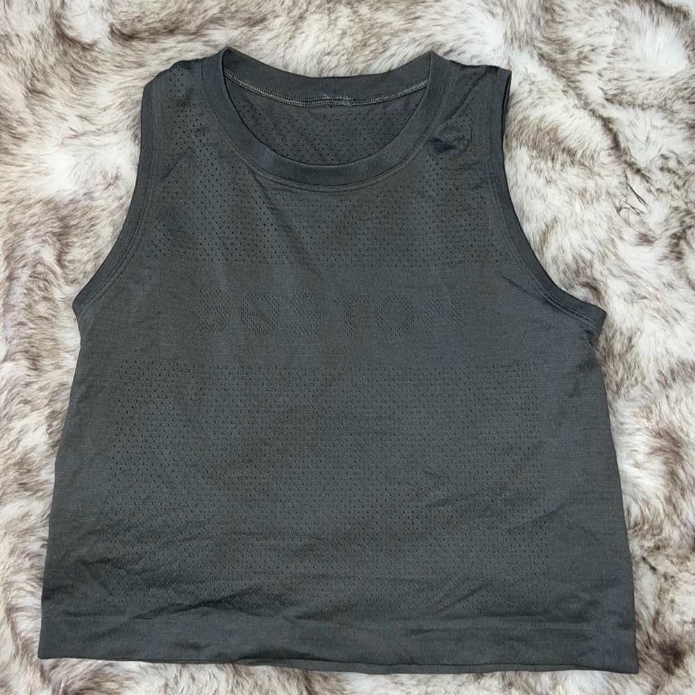 boston lululemon cropped tank